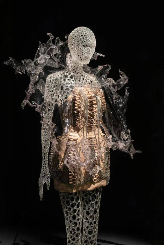 Water dress and neckpiece, from the 2011 Capriole collection, as seen in “Iris van Herpen Sculpting the Senses”. Photo QAGOMA Imaging